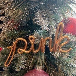 🎁PINK Holiday fixture ornament❄️🎄